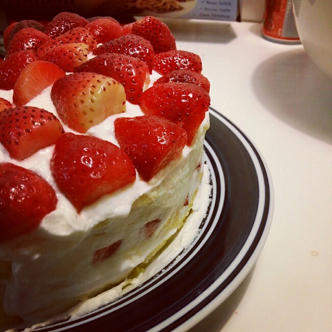 鲜奶油草莓蛋糕