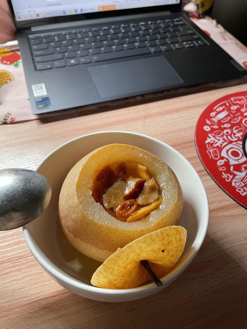 冰糖炖雪梨(化痰止咳)