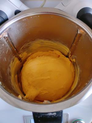 胡萝卜牛奶汉堡胚的做法 步骤2