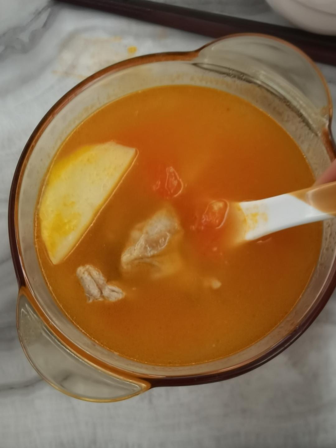 夏季开胃必喝汤品！🍅 番茄土豆小排汤 🍅