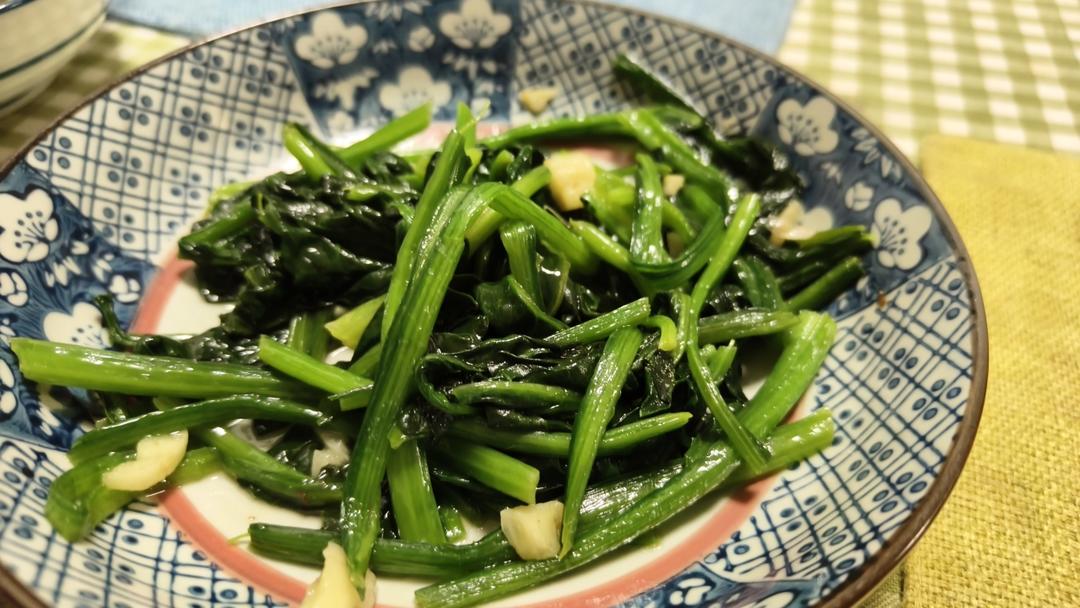不涩口又嫩的清炒菠菜