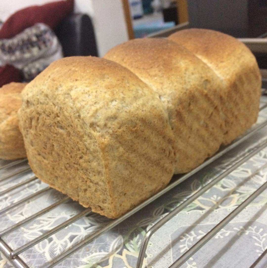 luozier做的山崎丰亲授全麦烫种吐司