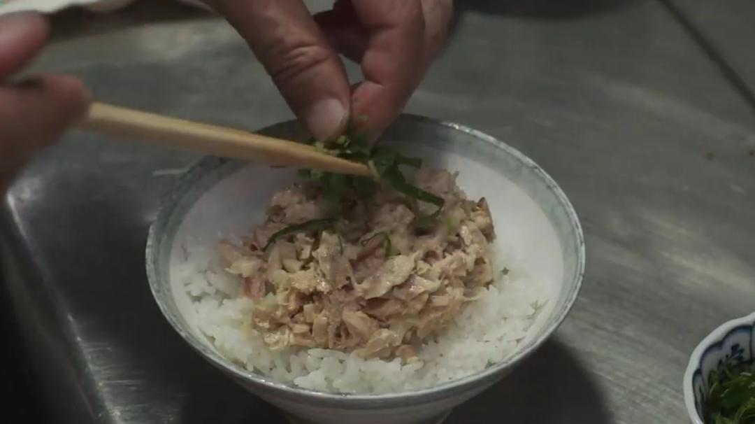 金枪鱼罐头盖浇饭