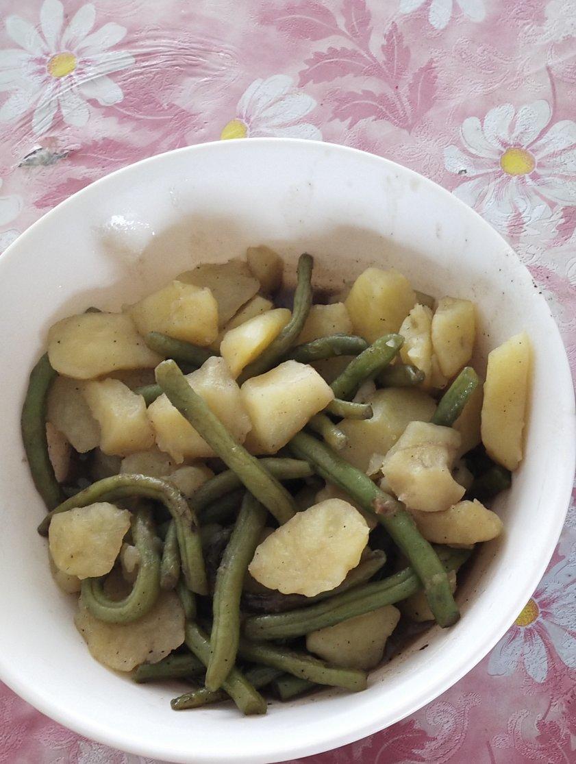 超简单的家常菜—芸豆炖土豆
