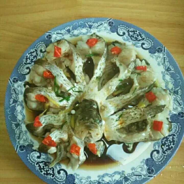 孔雀开屏清蒸鱼