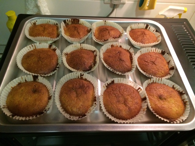 君之书上的香蕉马芬蛋糕