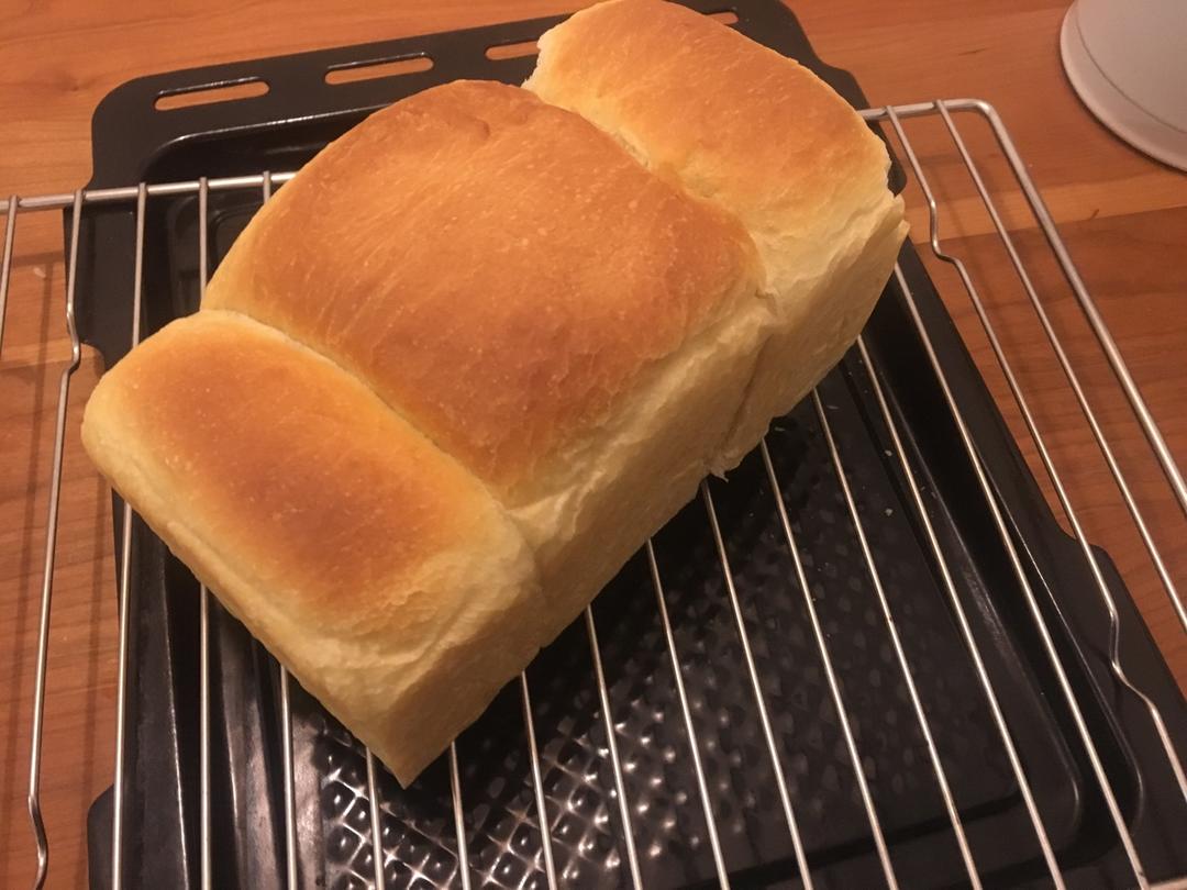 只需冷藏的免揉吐司