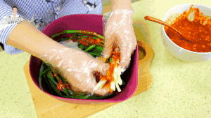 炎热的夏天，尝尝超爽口的小葱泡菜吧！的做法 步骤10