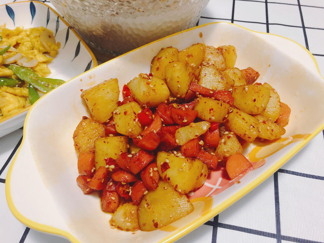 香辣孜然火腿土豆丁