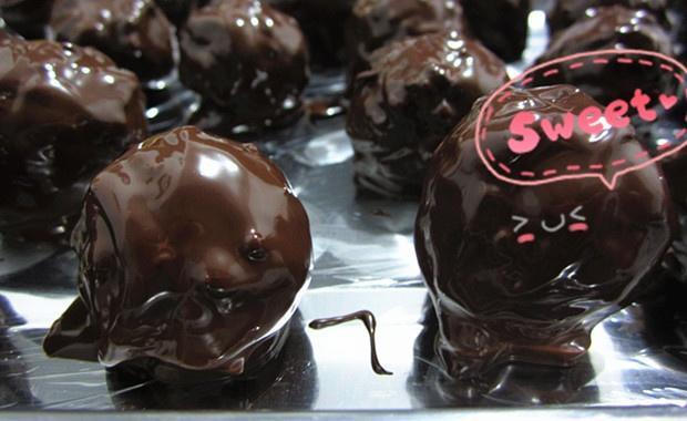 沫沫的情人节费列罗——手工脆皮榛仁巧克力的做法