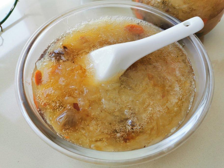 红枣枸杞银耳羹