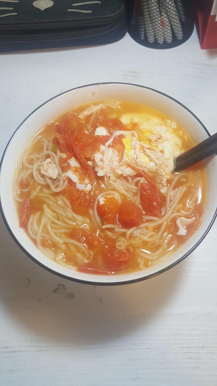 小池水塘做的西红柿炝锅面