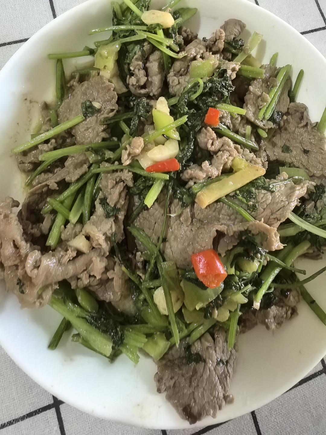 小炒黄牛肉，肉嫩味香！太好吃了简直是米饭杀手！