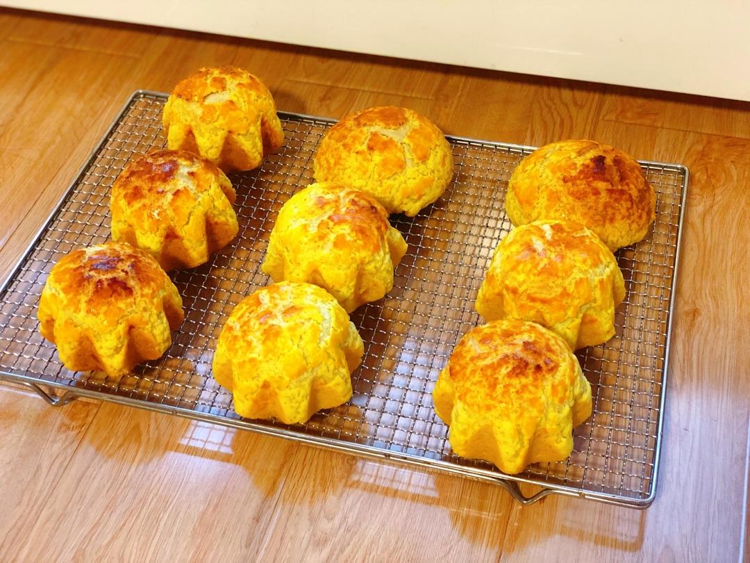 好吃到炸裂的港式菠萝包（附带制作酥皮的小视频）