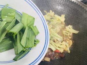 🔥咸香入味 下饭神器‼️腊肉炒花菜的做法 步骤12