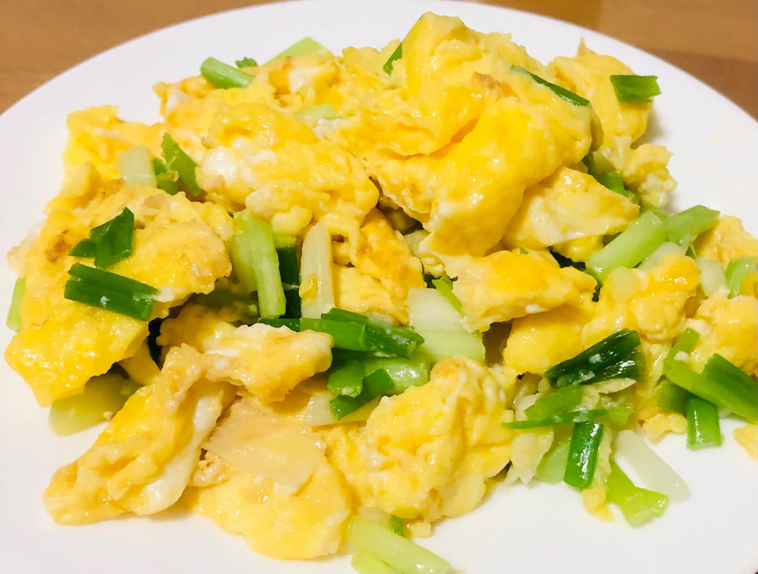 小葱炒鸡蛋 (春天的美味)