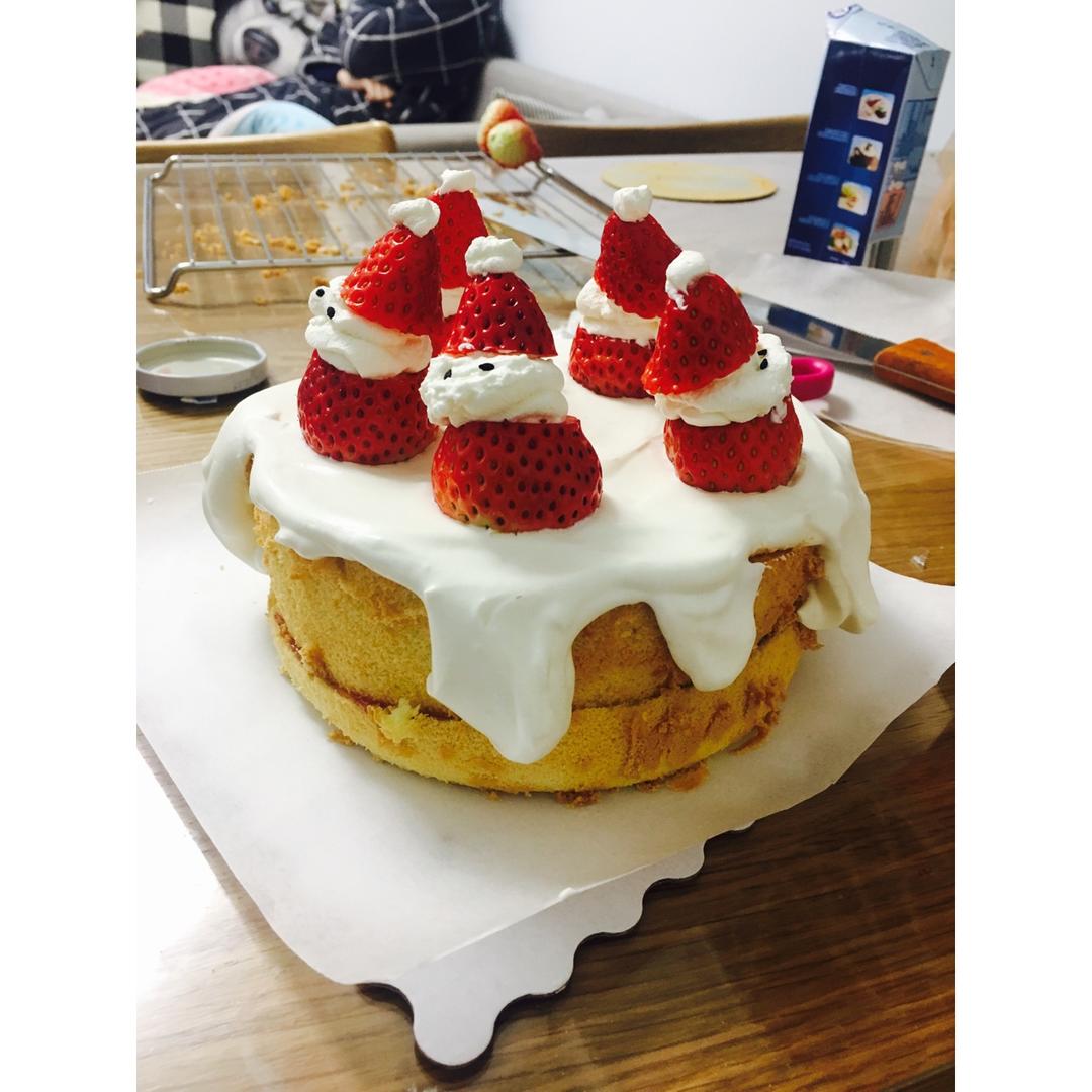 爱喝酸奶的田妞妞做的圣诞草莓雪人裸蛋糕～超简单懒人版