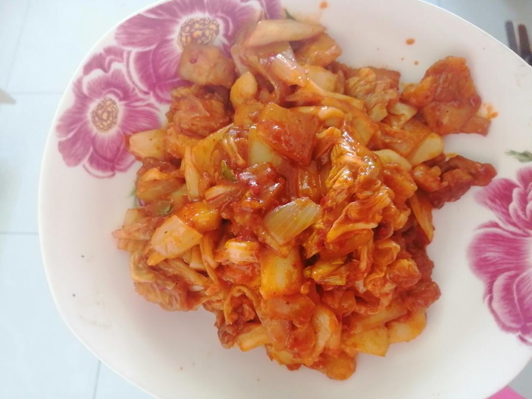 辣白菜炒五花肉