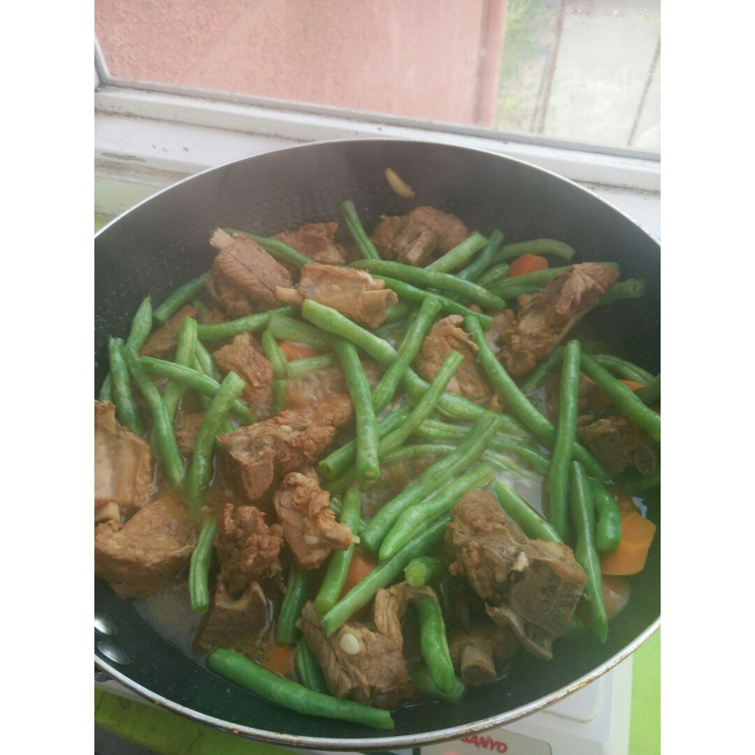 东北排骨炖豆角