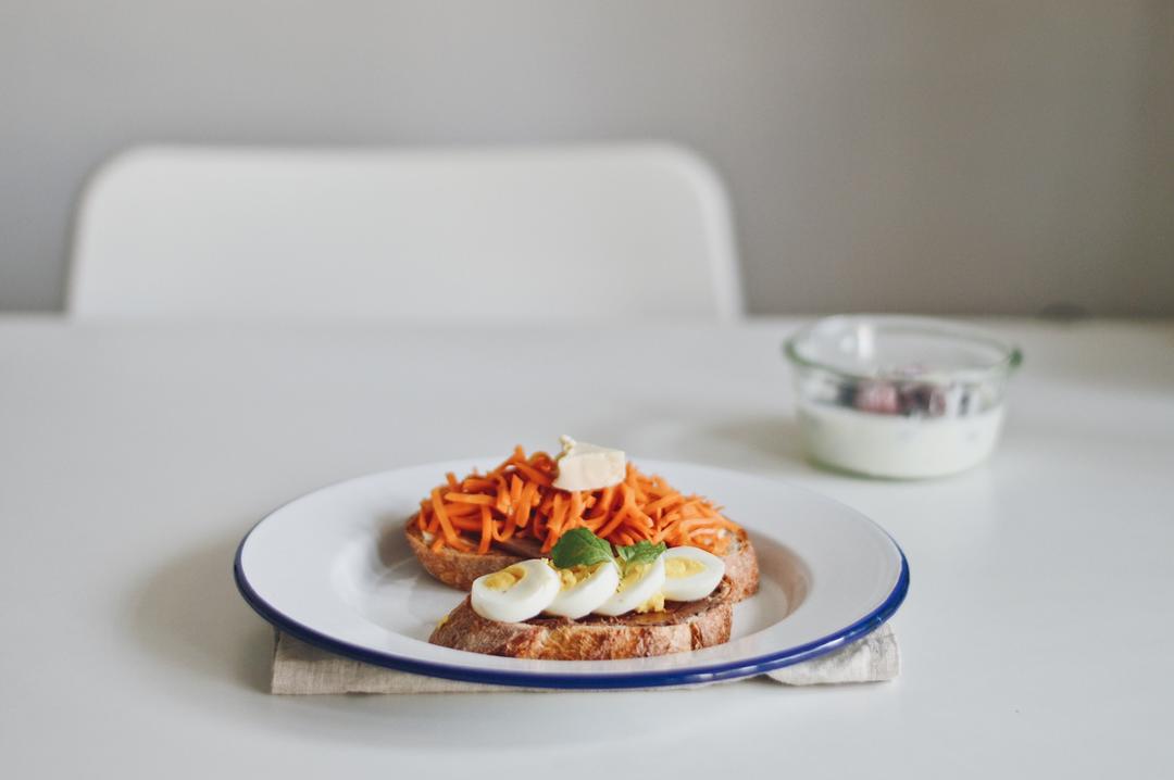 醋炒胡萝卜三明治