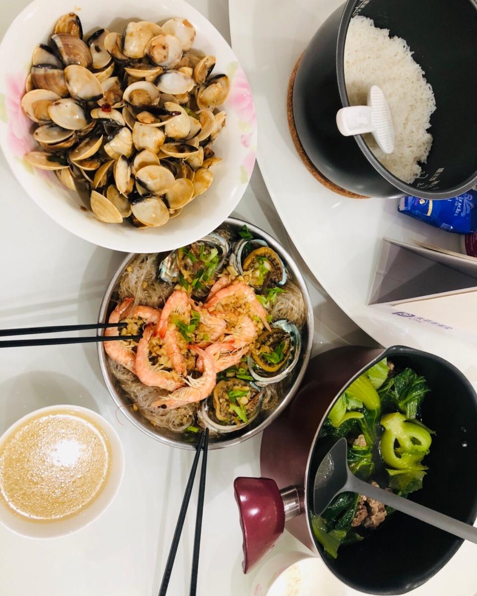 蒜蓉粉丝蒸鲍鱼