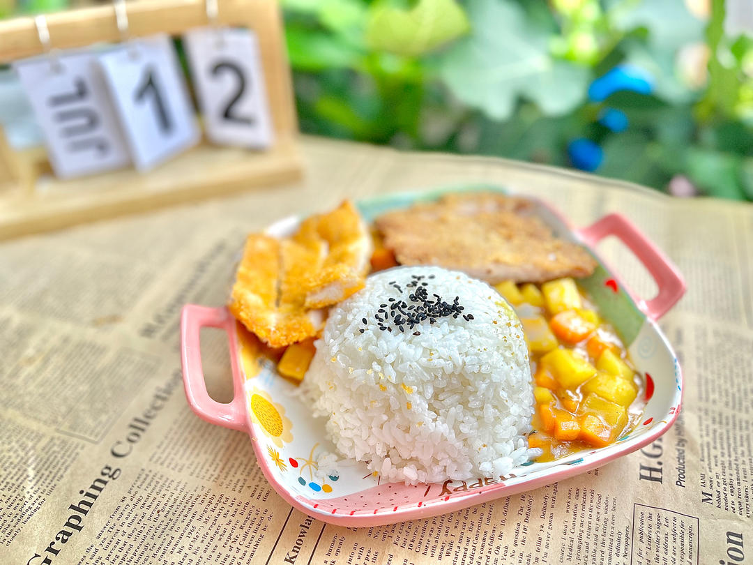 香酥咖喱猪排饭