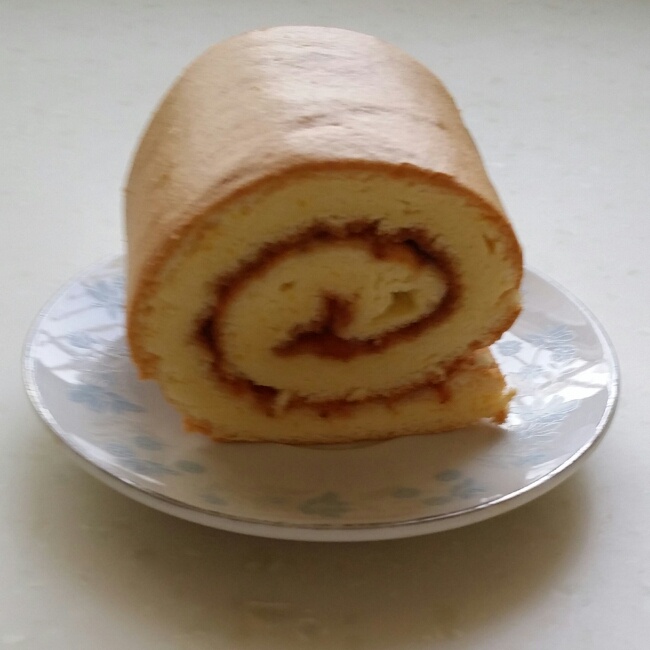 草莓酱蛋糕卷