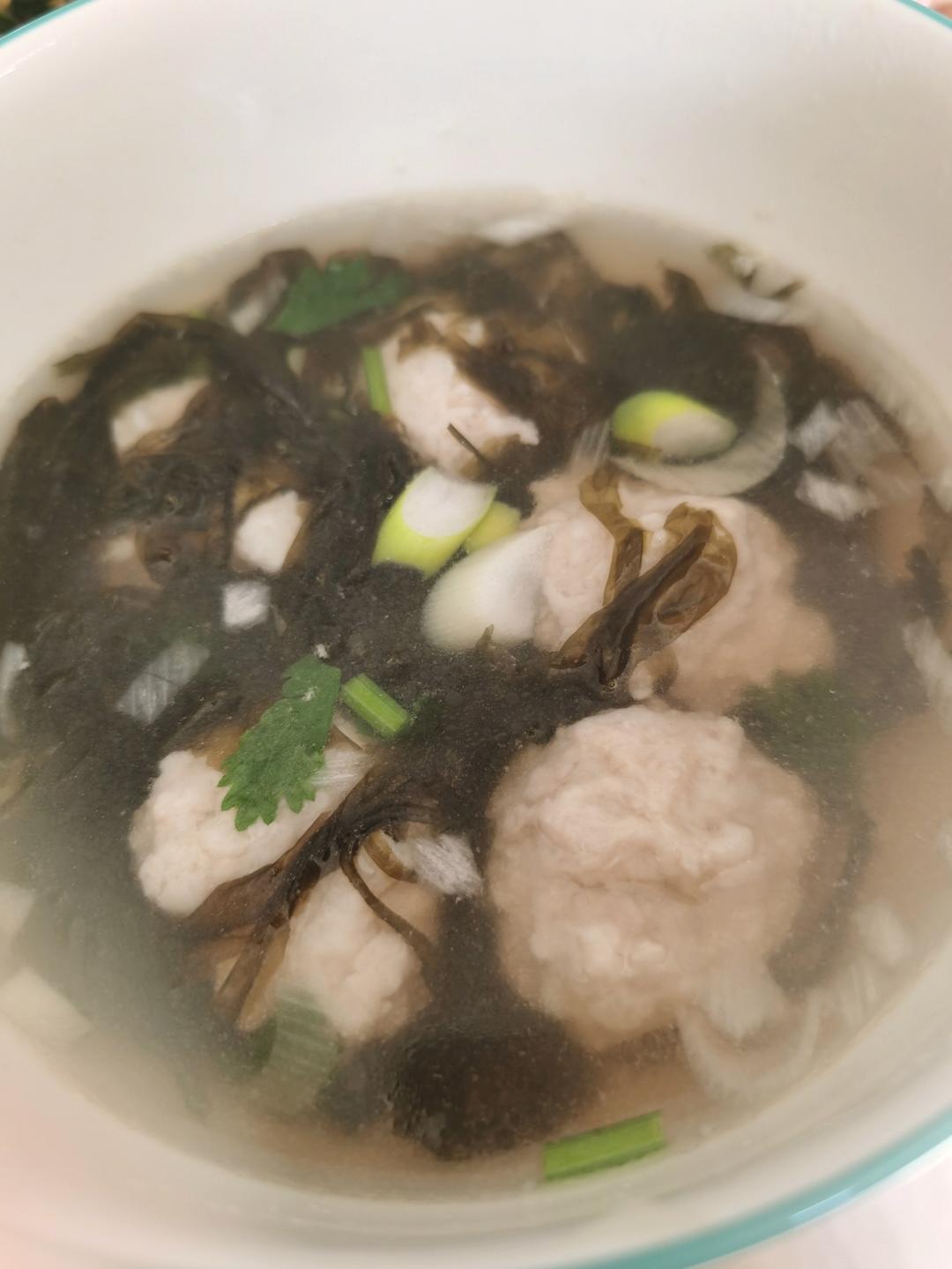 🔥这个季节一定要给孩子多喝这道紫菜肉丸汤，补铁又补钙❗️