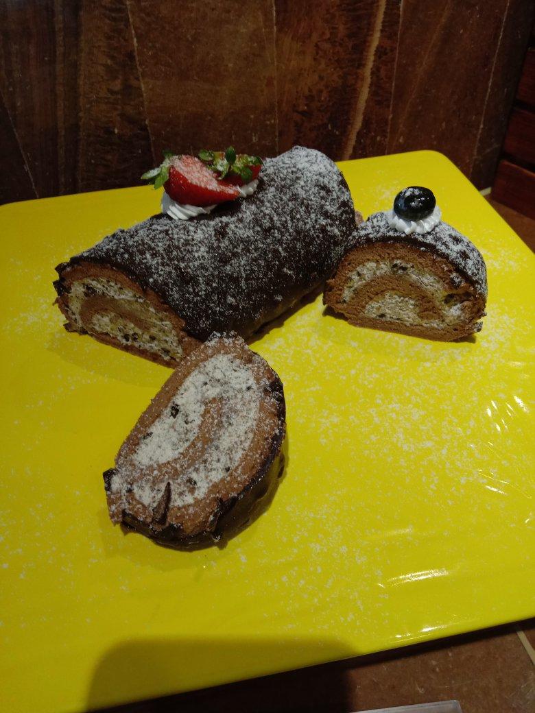 🍫梦龙蛋糕卷. 巧克力脆皮蛋糕卷 by pink-rabbit