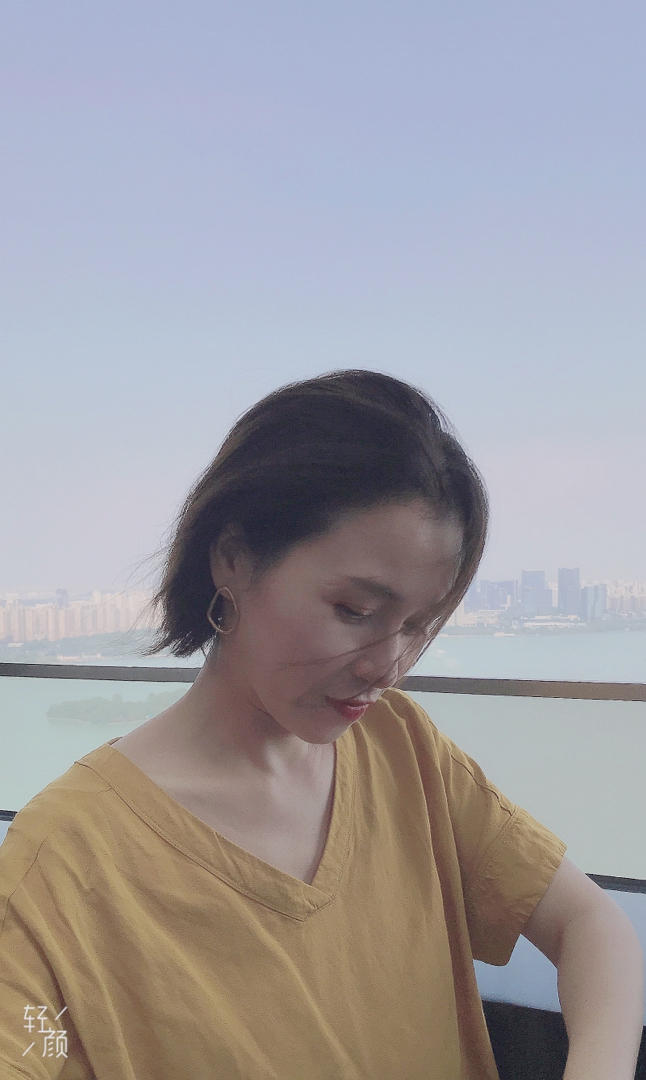 汤丽莉lily
