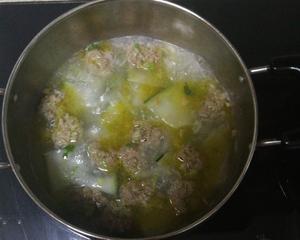 羊肉丸子冬瓜汤的做法 步骤2