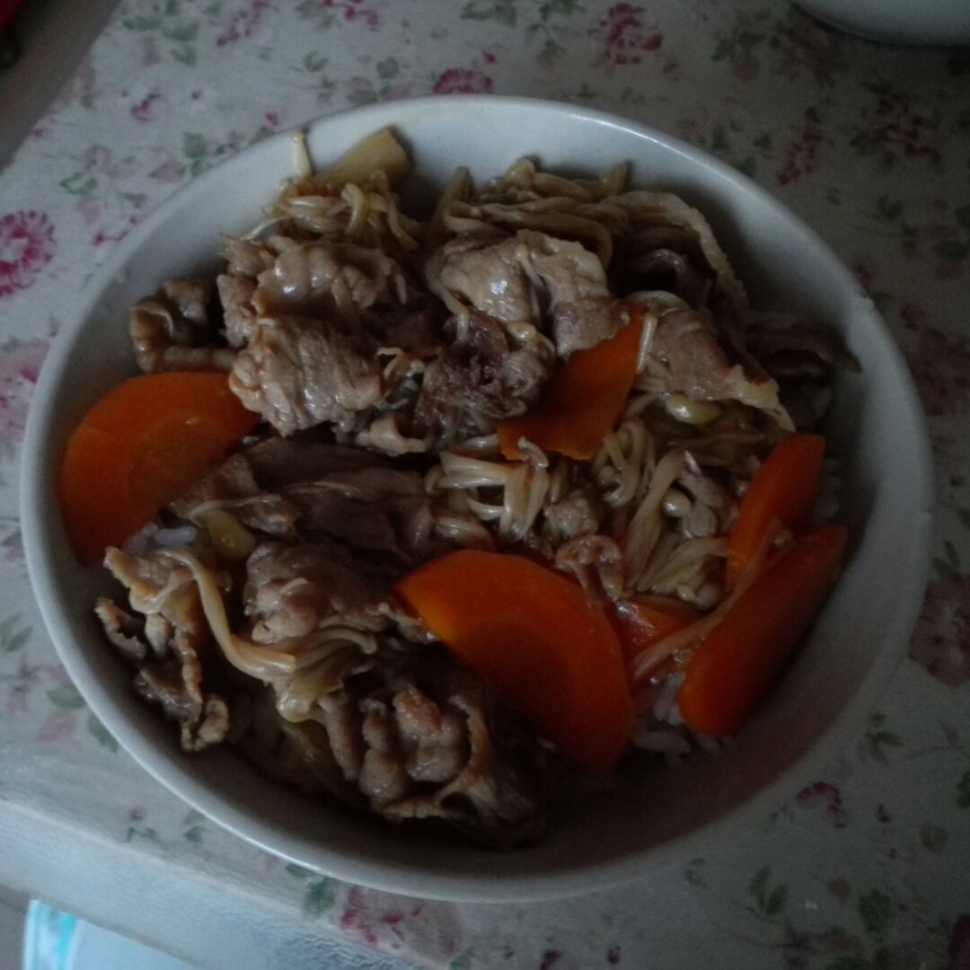 日式金针菇肥牛盖浇饭