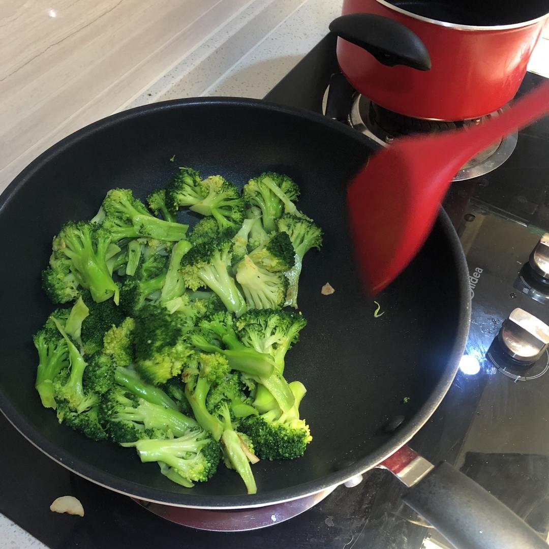 蚝油蒜蓉西兰花