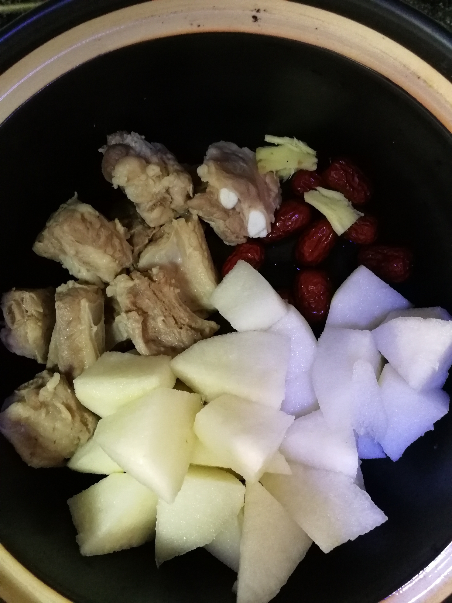 小清新梨汤排骨的做法 步骤3