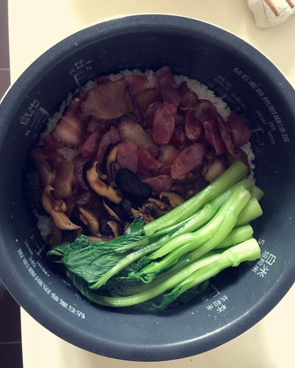 电饭煲 【电饭煲腊肠煲仔饭】 ___lily-70做的【电饭煲腊肠煲仔饭】