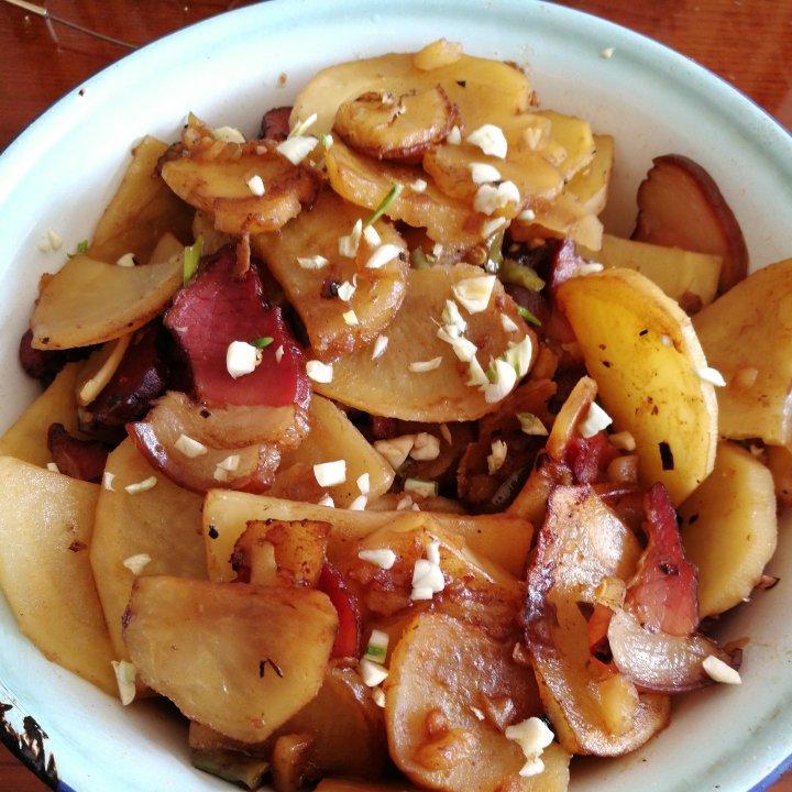 腊肉土豆片