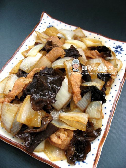 木耳洋葱肉片的做法