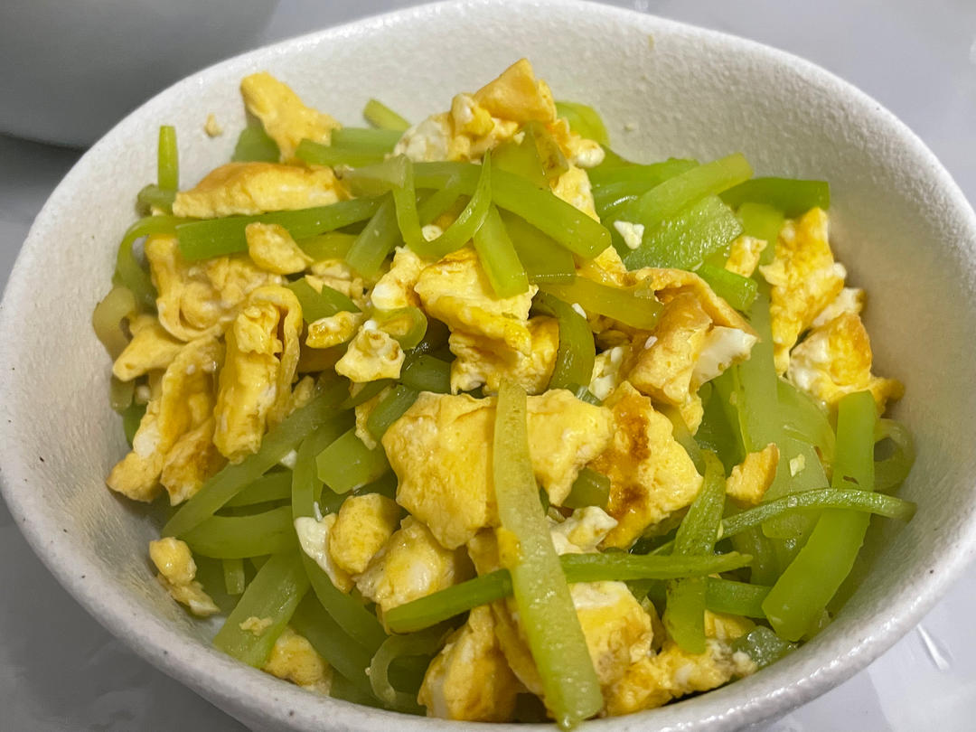 莴笋炒蛋