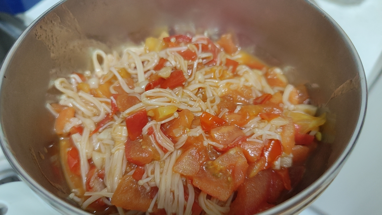 低脂低卡～营养又下饭的番茄金针菇