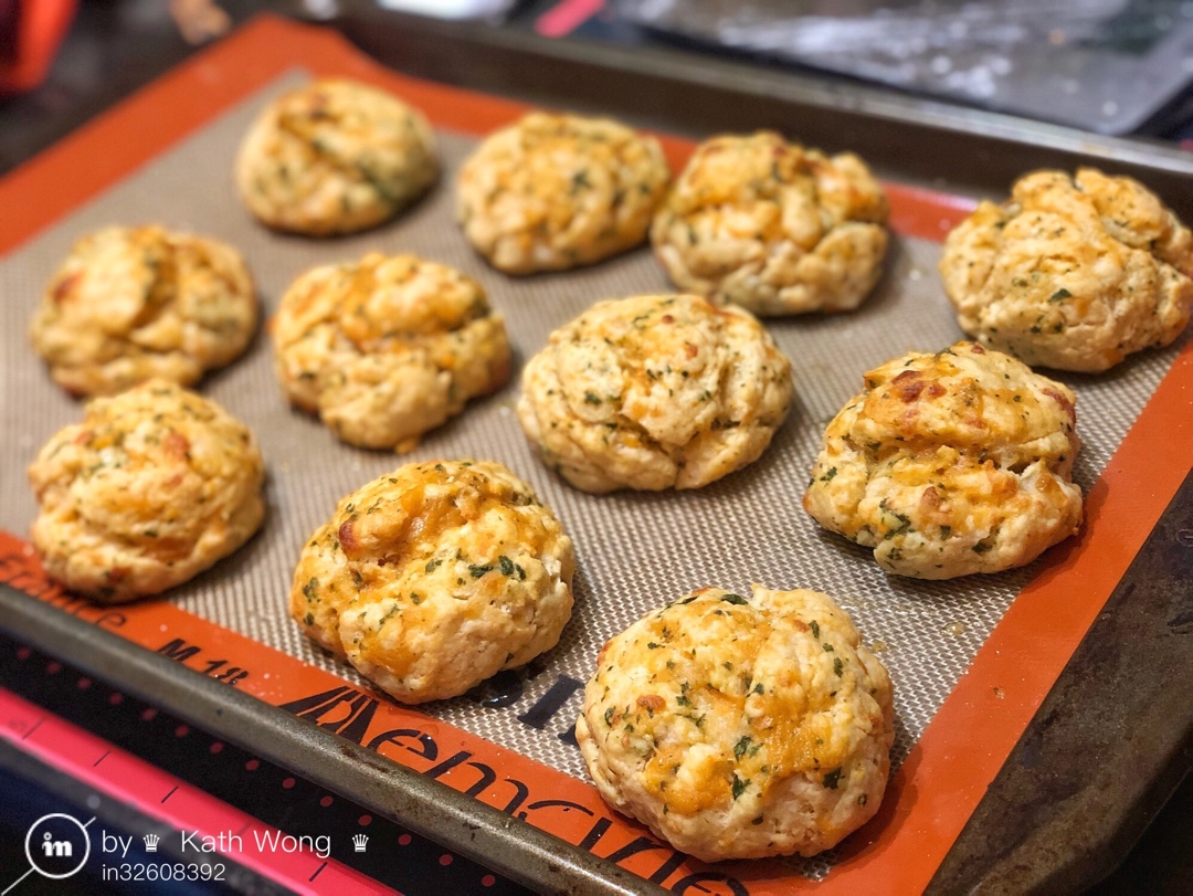 挑战RED LOBSTER的Cheddar Bay Biscuits