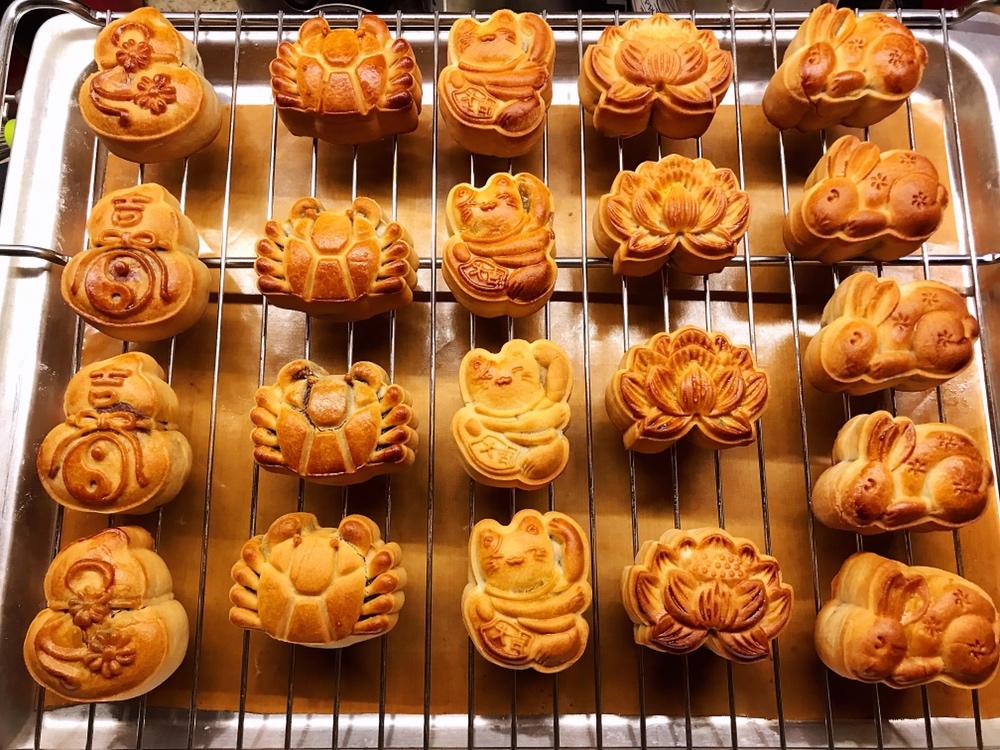 广式月饼—蛋黄莲蓉月饼