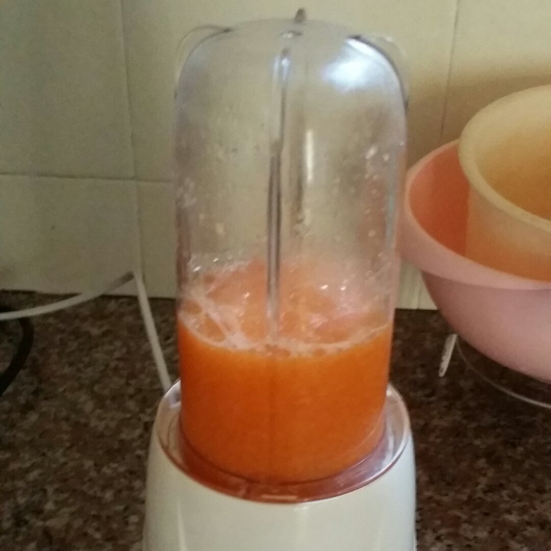 夏季冷饮：苹果胡萝卜汁