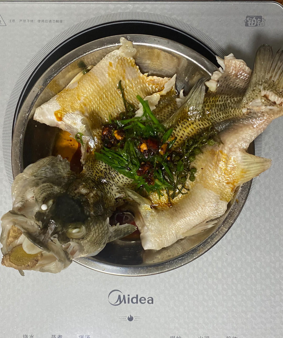 10分钟做 清蒸鲈鱼 （附切鱼图解）