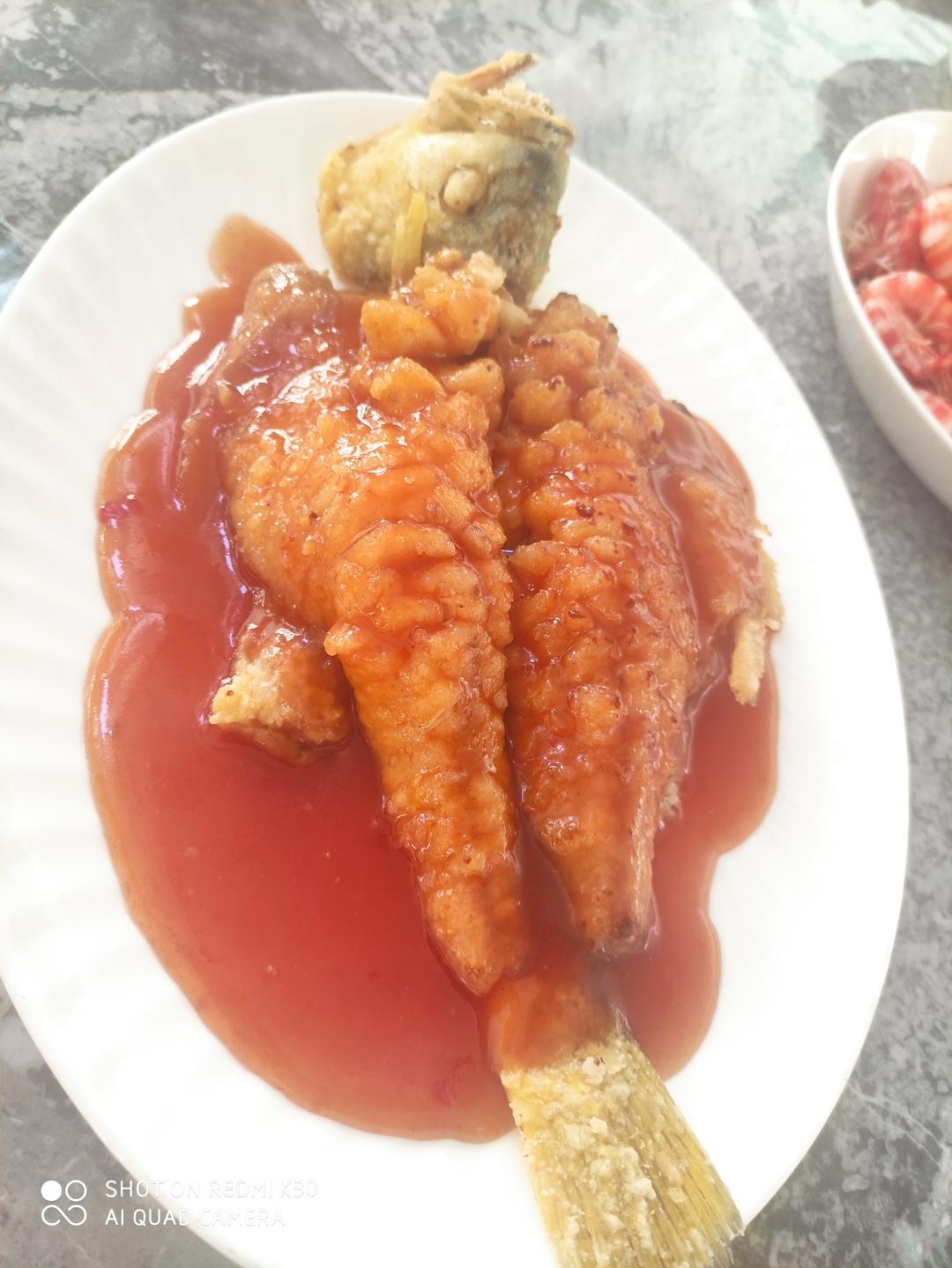 就像有句话所说：成年人的世界里，从来就没有“容易”二字。很多时候，你只能单枪匹马，直面生活的兵荒马乱。