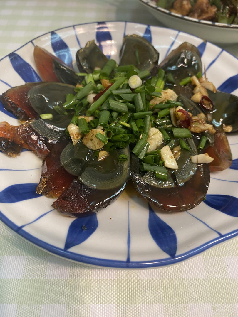 凉拌皮蛋