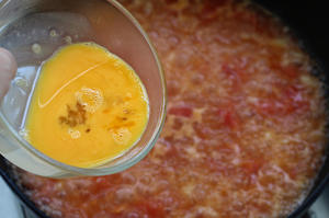 番茄虾仁疙瘩汤这样做太好吃了！的做法 步骤8