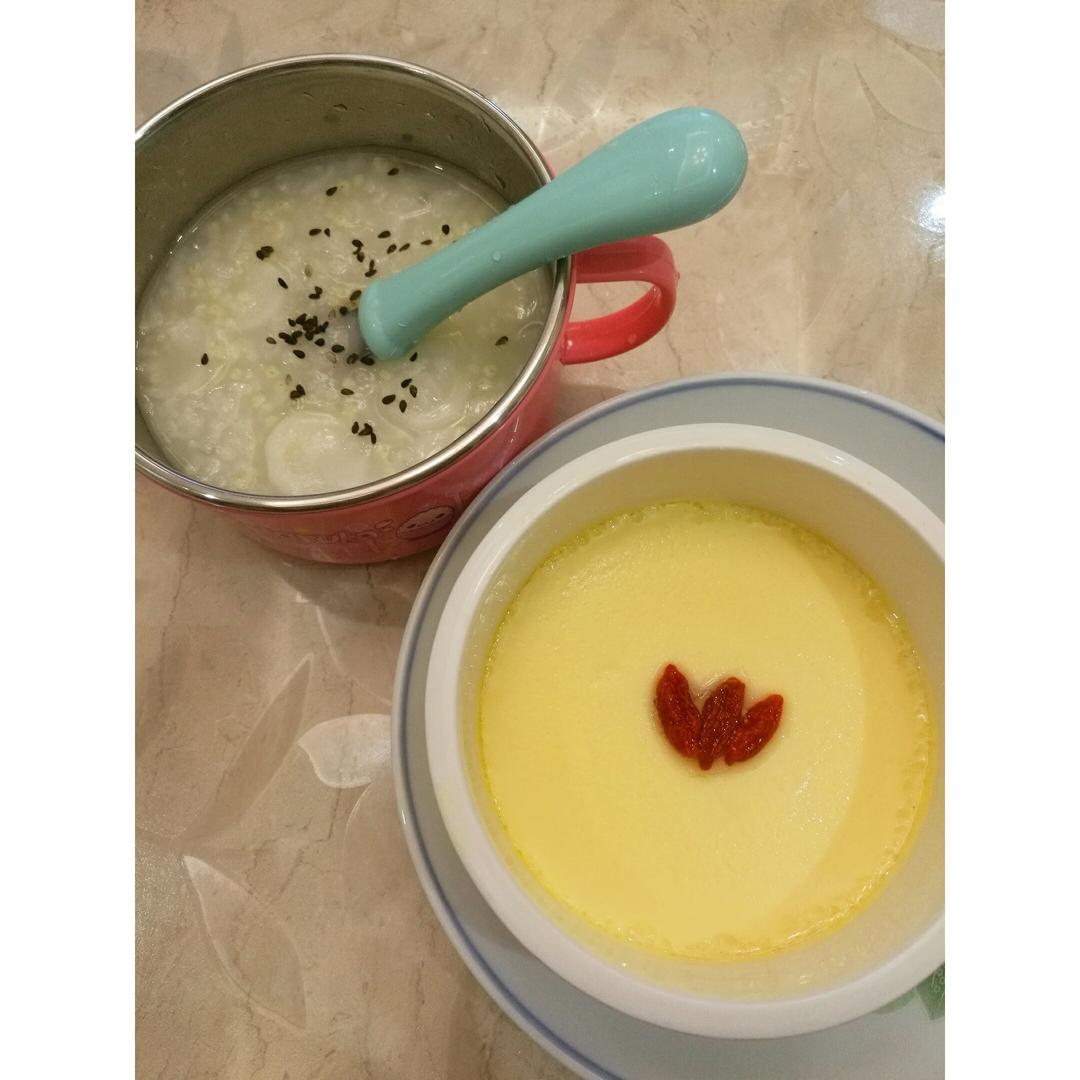 平滑如镜的蛋羹