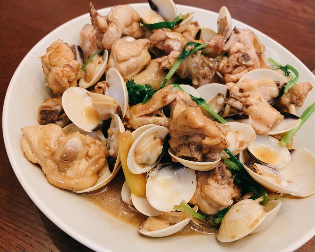 砂锅白贝香菇焖鸡