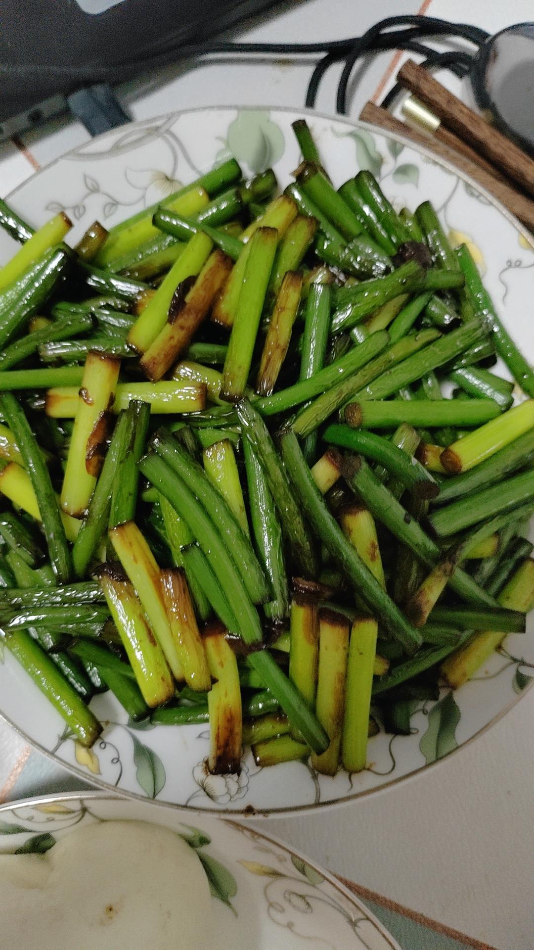 做法简单又下饭的炒蒜苔❗️