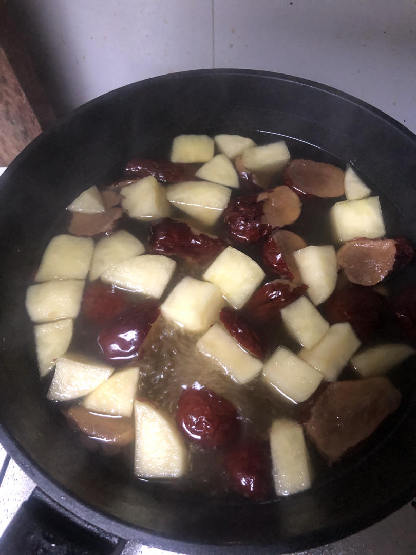 养生热饮苹果红枣汤